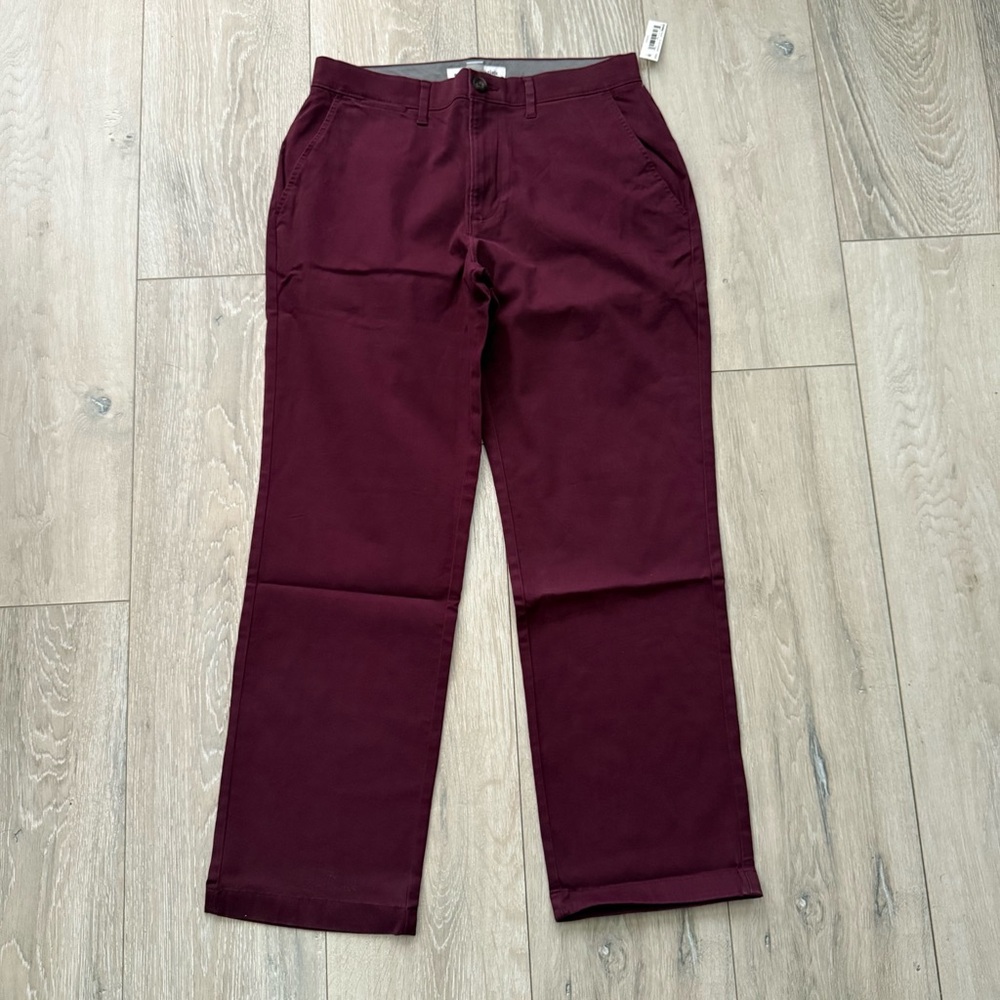 Amazon Essentials Men's Dark Red Chinos size 32x29
